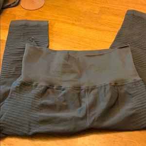 Compression workout capri pants